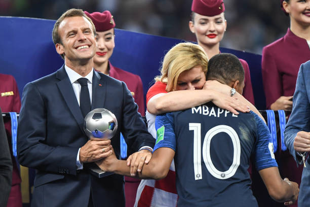 球迷们对巴 球迷们对巴