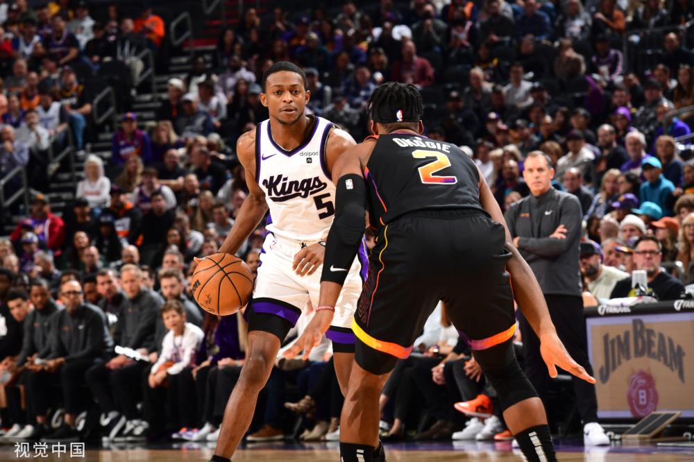 两人在各自 两人在各自